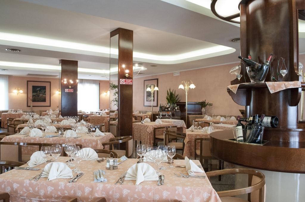 Le Gronde Hotel Cava Manara Bagian luar foto