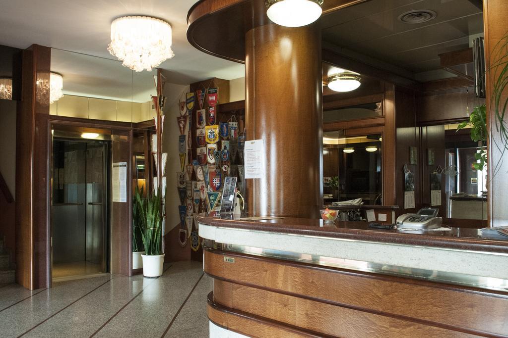 Le Gronde Hotel Cava Manara Bagian luar foto