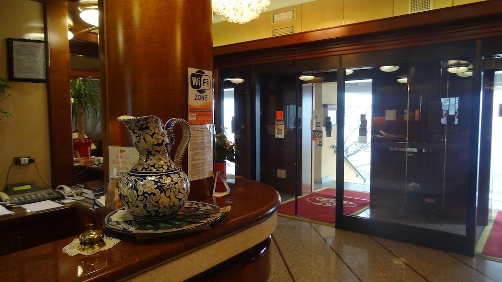 Le Gronde Hotel Cava Manara Bagian luar foto