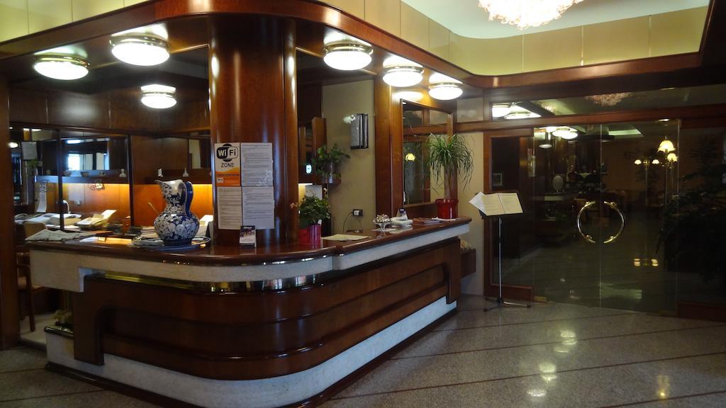 Le Gronde Hotel Cava Manara Bagian luar foto