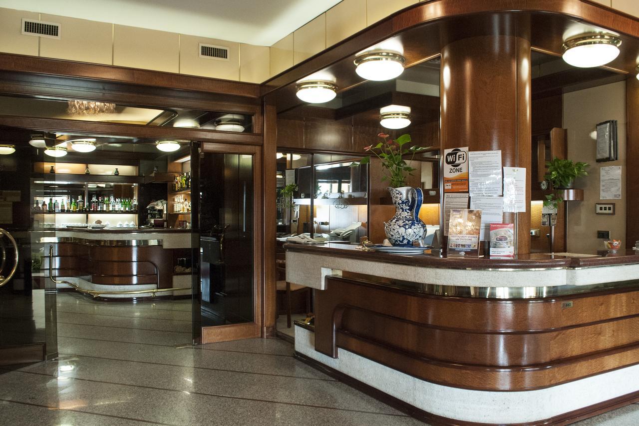 Le Gronde Hotel Cava Manara Bagian luar foto